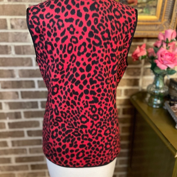 Susan Graver red/black cheetah print fleece vest - Picture 3 of 10